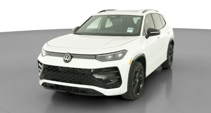 Volkswagen Tiguan SE R-Line Black 2025 — фото 1, купить с доставкой в Москву