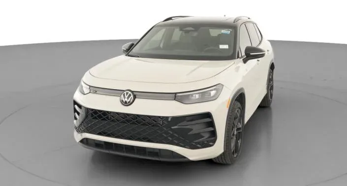 Volkswagen Tiguan SE R-Line Black 2025 — фото 1, купить с доставкой в Москву