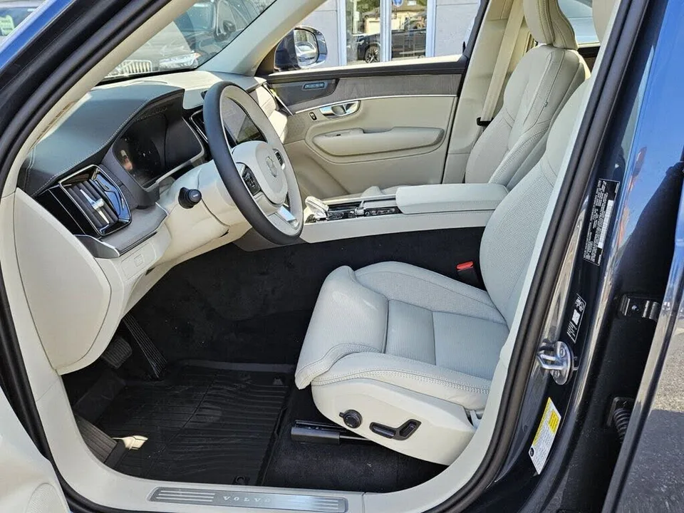 Volvo XC90 B6 Ultra 2026 — фото 1, купить с доставкой в Москву