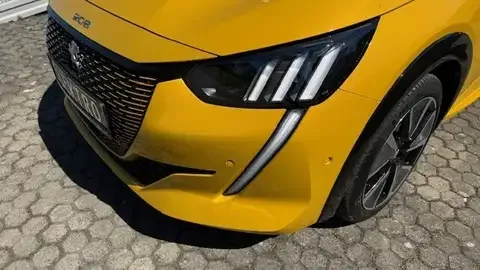 Peugeot e-208 GT Pack ELEKTRO 2022 — фото 1, купить с доставкой в Москву