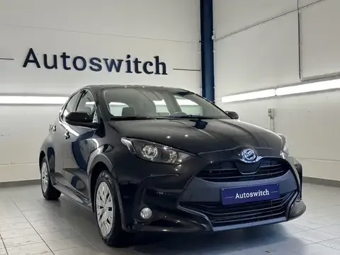 Toyota Yaris 1.5 Hybrid Automaat - VerwZetels+stuur/ActCruise/ 2024 — фото 1, купить с доставкой в Москву