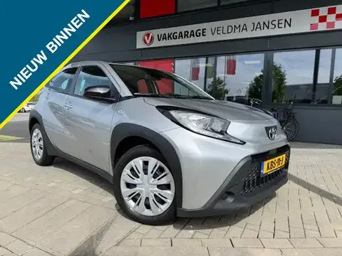 Toyota Aygo X 1.0 VVT-i MT PLAY + APPLE CARPLAY/AIRCO/CRUISE/CAM 2022 — фото 1, купить с доставкой в Москву