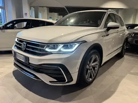 Volkswagen Tiguan 1.5 tsi R-Line 150cv dsg PREZZO REALE 2023 — фото 1, купить с доставкой в Москву