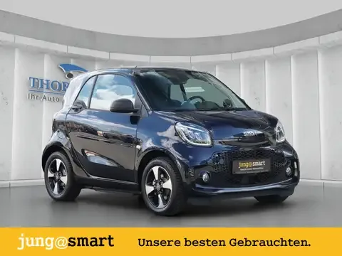 Smart forTwo smart EQ fortwo Panoramadach , 22 kW-Bordlader, Sitzheizung vorne , 2023 — фото 1, купить с доставкой в Москву