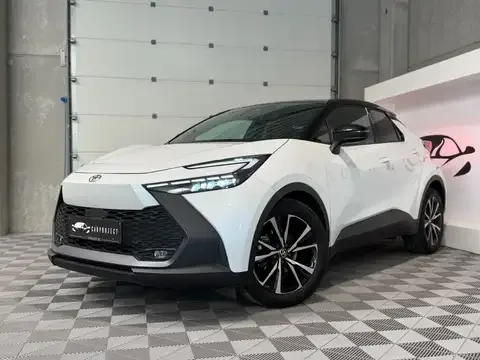 Toyota C-HR 1.8 Hybrid, Camera, Capteurs AV/AR, Car-Play, Cruise Control 2024 — фото 1, купить с доставкой в Москву
