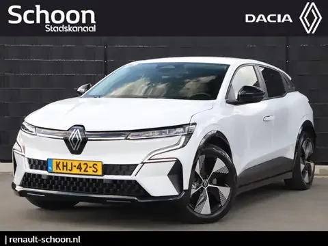 Renault Megane E-Tech EV40 Boost Charge Equilibre EV | Carplay | Camera 2022 — фото 1, купить с доставкой в Москву