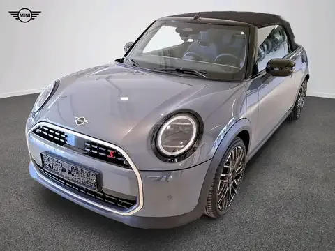 MINI Cooper S Cabrio Favoured Trim 2025 — фото 1, купить с доставкой в Москву