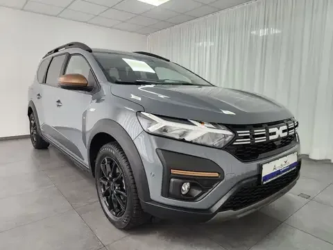 Dacia Jogger EXTREME Hybrid AHK SHZ CarPlay Kam. PDC 2024 — фото 1, купить с доставкой в Москву