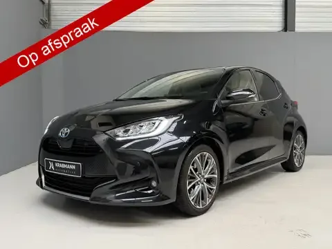 Toyota Yaris 1.5 Hybrid Executive HUD|Blindspot|Camera|Carplay| 2023 — фото 1, купить с доставкой в Москву