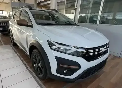 Dacia Sandero Stepway 1.2 TCe ECO-G Extreme 2026 — фото 1, купить с доставкой в Москву