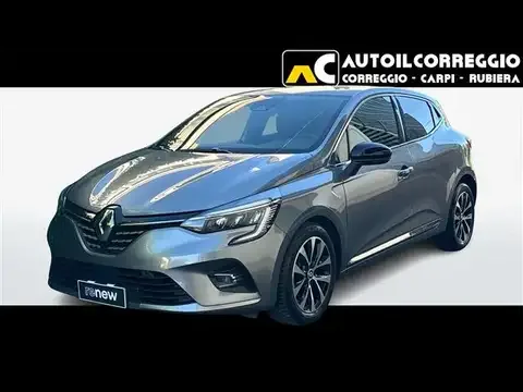 Renault Clio 5 Porte 1.0 TCe GPL Intens my21 2023 — фото 1, купить с доставкой в Москву