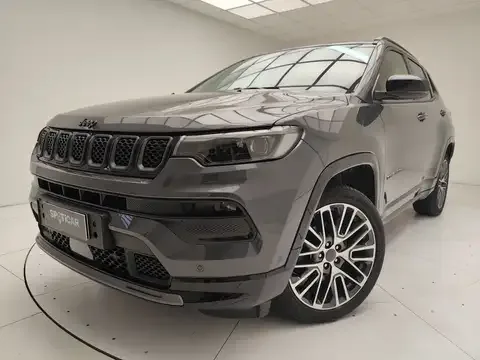 Jeep Compass II 2021 1.5 turbo t4 mhev Summit 2wd 130cv dct 2025 — фото 1, купить с доставкой в Москву