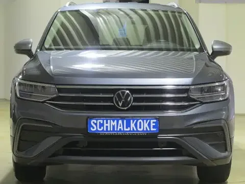 Volkswagen Tiguan Allspace TDI 2.0 SCR DSG7 Life AHK Navi 2023 — фото 1, купить с доставкой в Москву