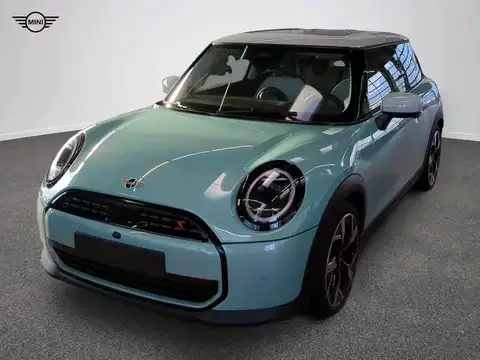 MINI Cooper S Classic Trim 2025 — фото 1, купить с доставкой в Москву