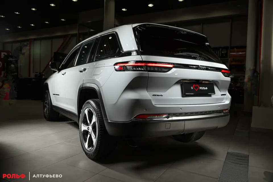 Jeep Grand Cherokee 2023 — миниатюра 3