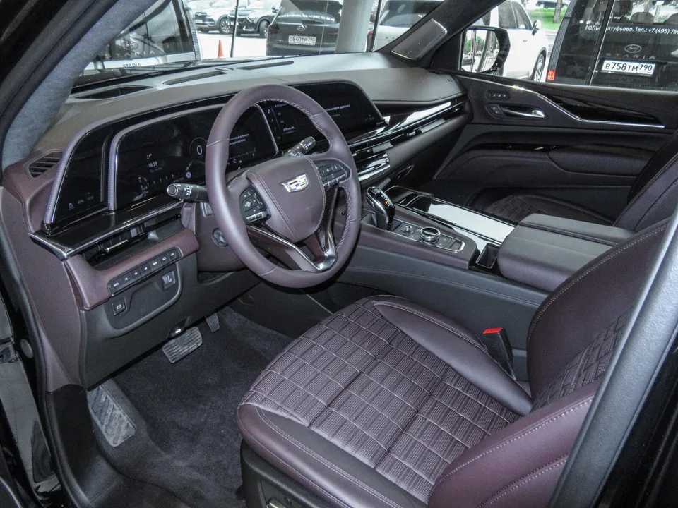 Cadillac Escalade 2023 — миниатюра 3