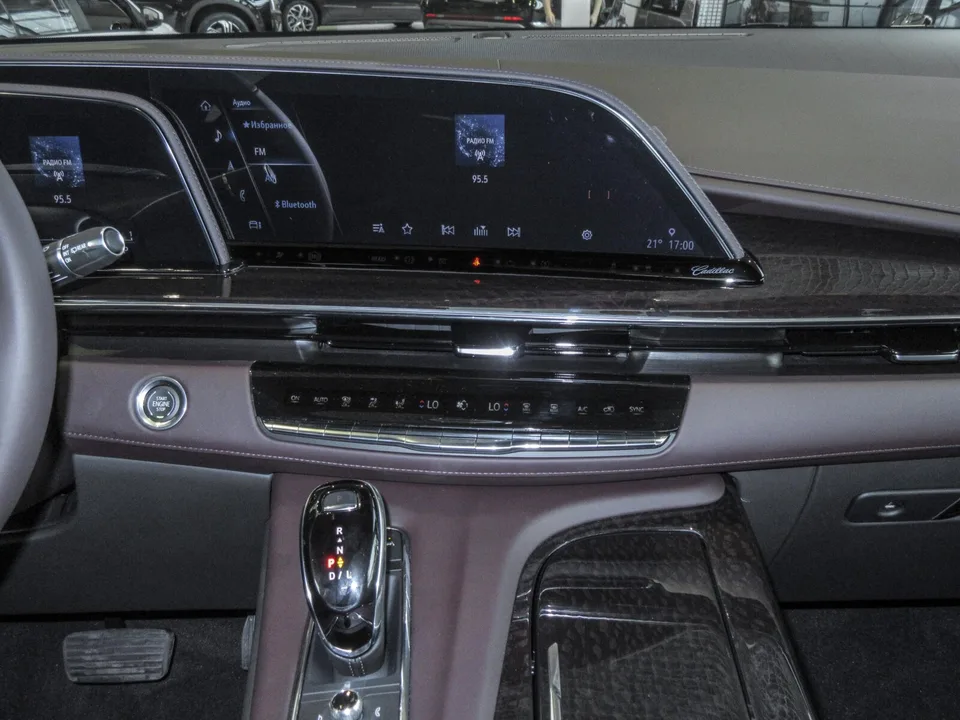 Cadillac Escalade 2023 — миниатюра 4