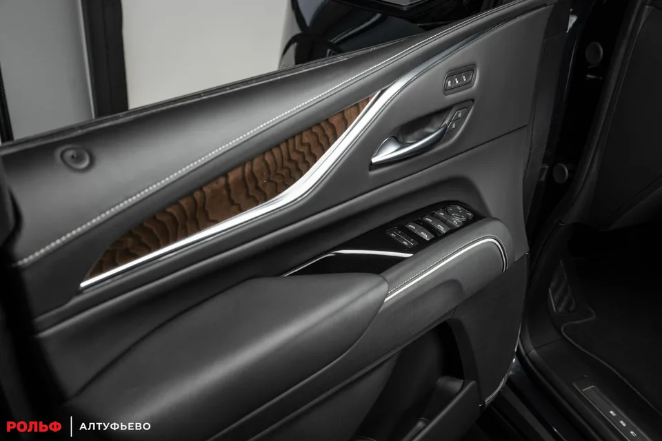 Cadillac Escalade 2023 — миниатюра 5