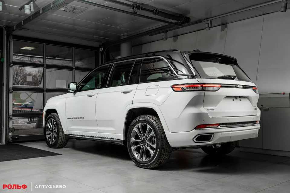 Jeep Grand Cherokee 2024 — миниатюра 2