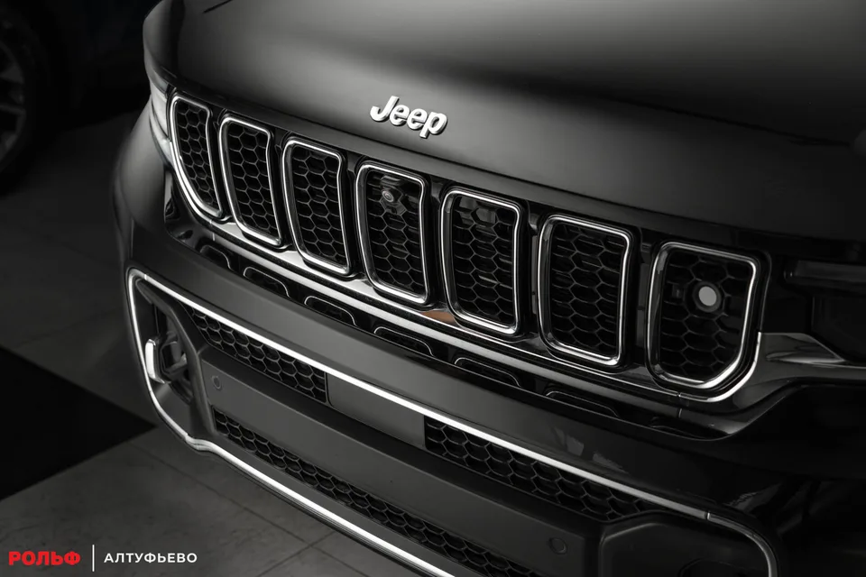 Jeep Grand Cherokee 2024 — миниатюра 3