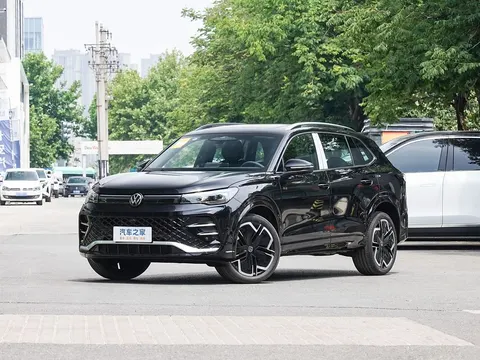 Volkswagen Tiguan 2025 купить в Москве