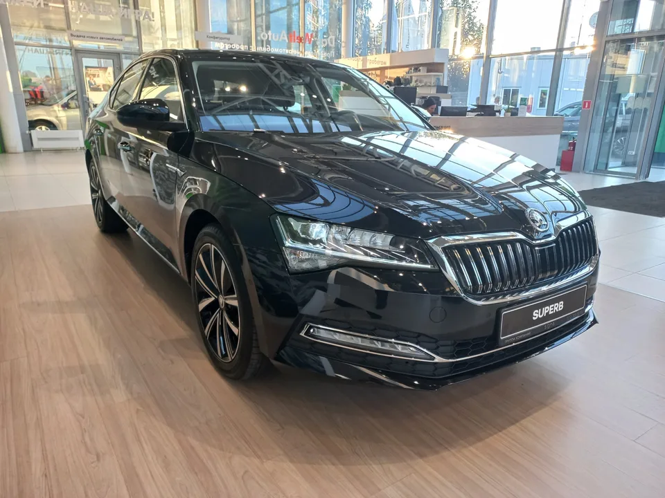 Skoda Superb 2025 — миниатюра 3