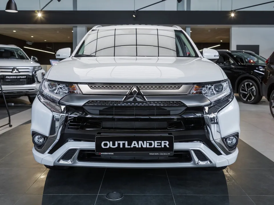 Mitsubishi Outlander 2022 — миниатюра 2