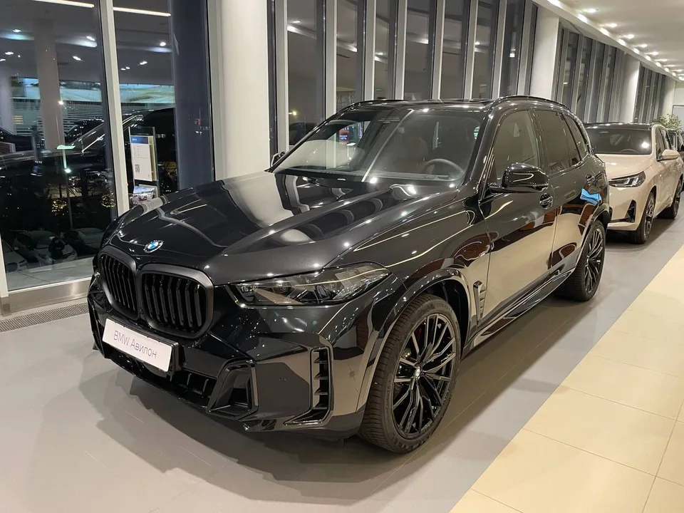 BMW X5 2025 — фото 1, купить с доставкой в Москву