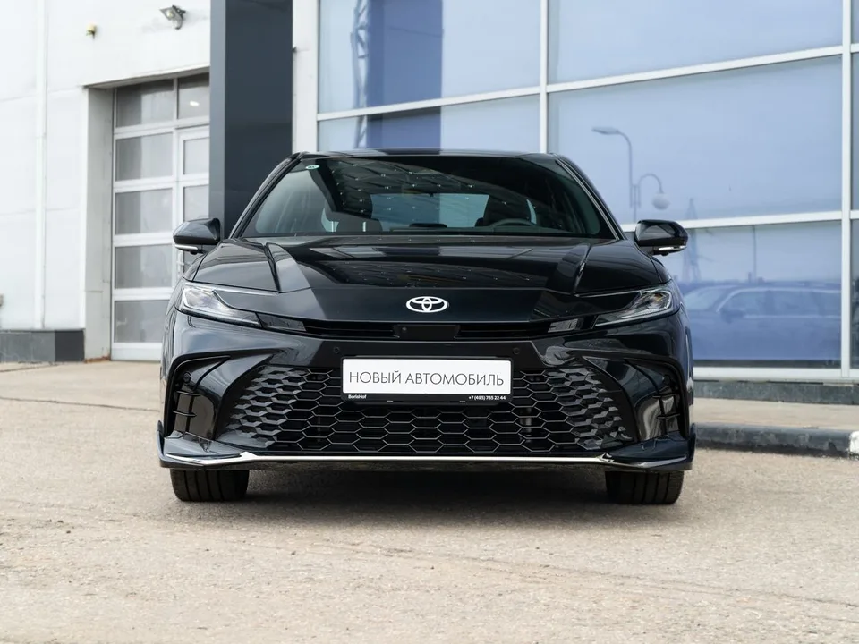 Toyota Camry 2025 — миниатюра 2