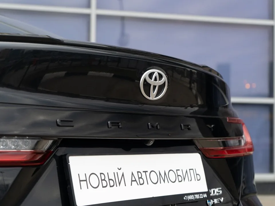 Toyota Camry 2025 — миниатюра 4