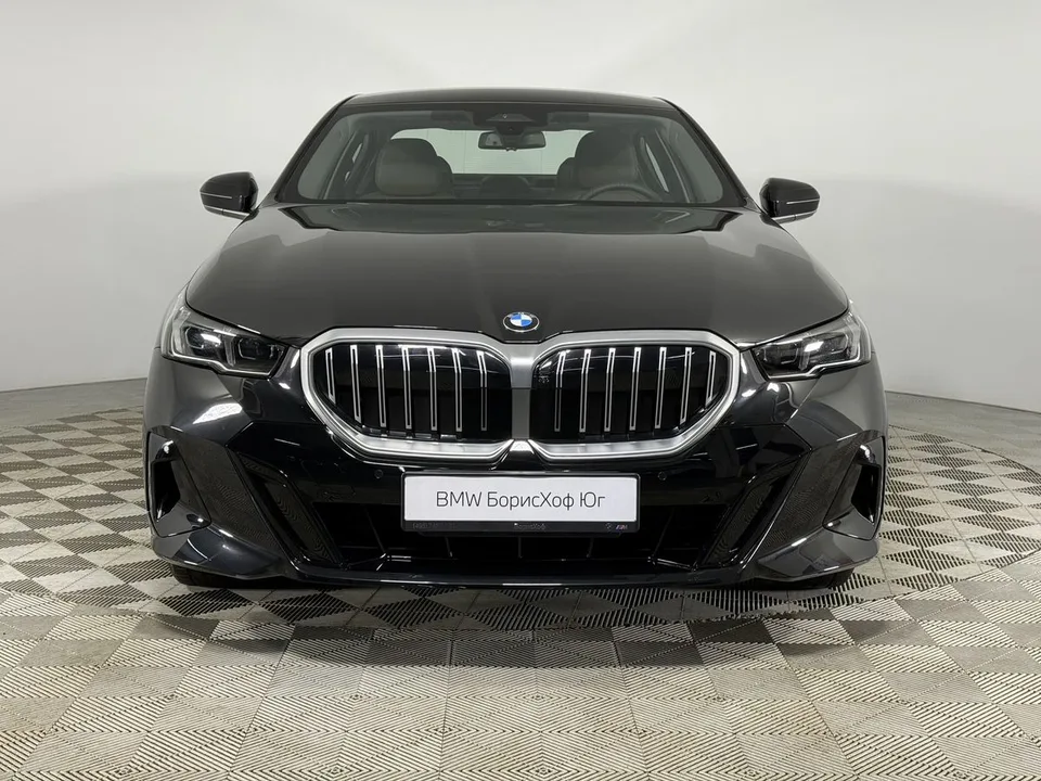 BMW 5 Series 2025 — миниатюра 2