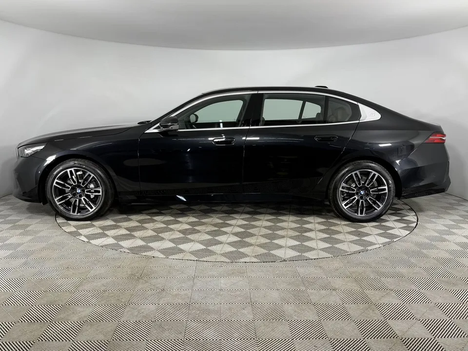 BMW 5 Series 2025 — миниатюра 3