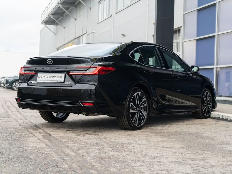 Toyota Camry 2024 — миниатюра 3