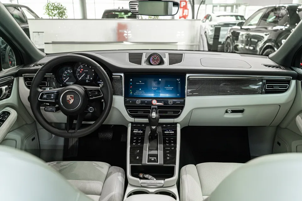Porsche Macan 2025 — миниатюра 3