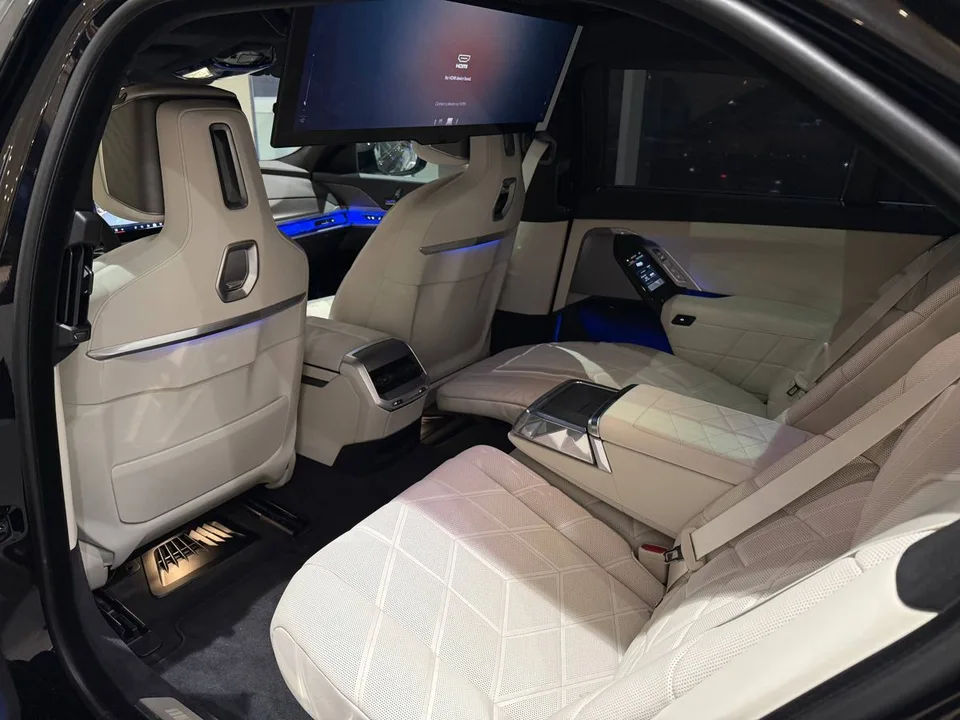 BMW 7 серия 2025 — миниатюра 5