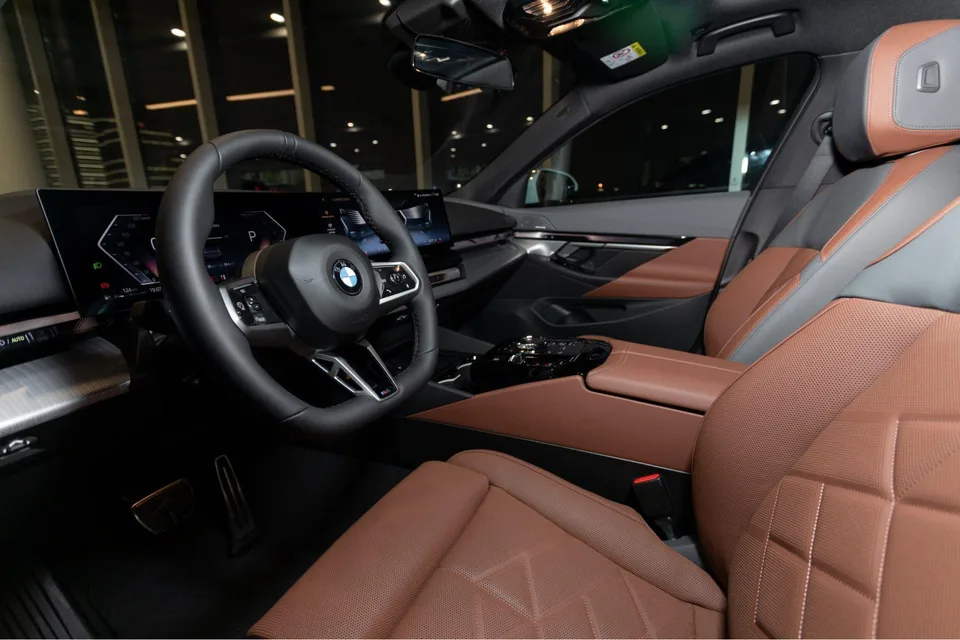 BMW 5 серия 2025 — миниатюра 3