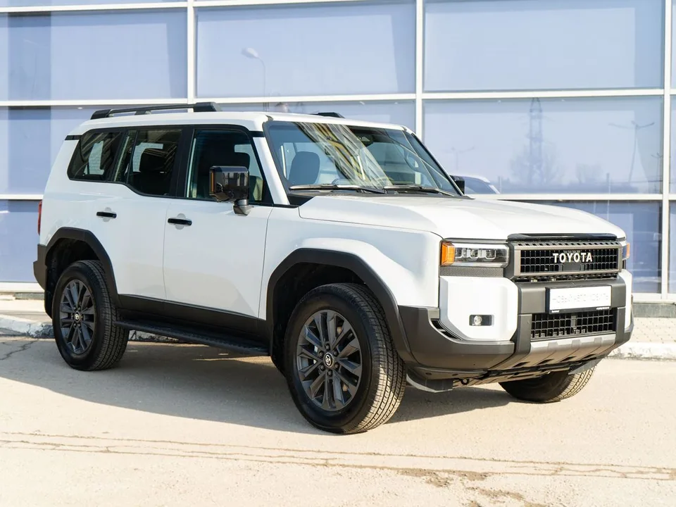 Toyota Land Cruiser Prado 2025 — фото 1, купить с доставкой в Москву