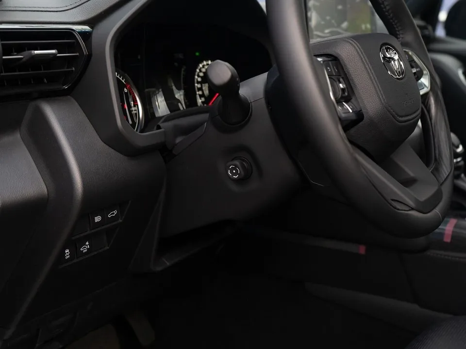 Toyota Land Cruiser 2025 — миниатюра 5