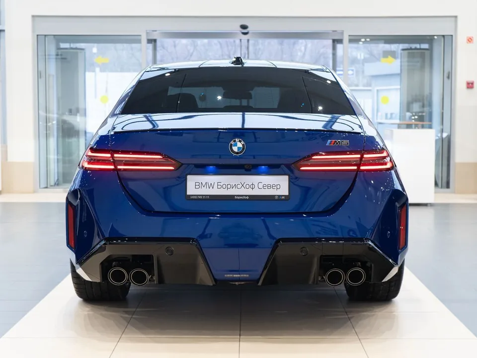 BMW M5 2024 — миниатюра 3