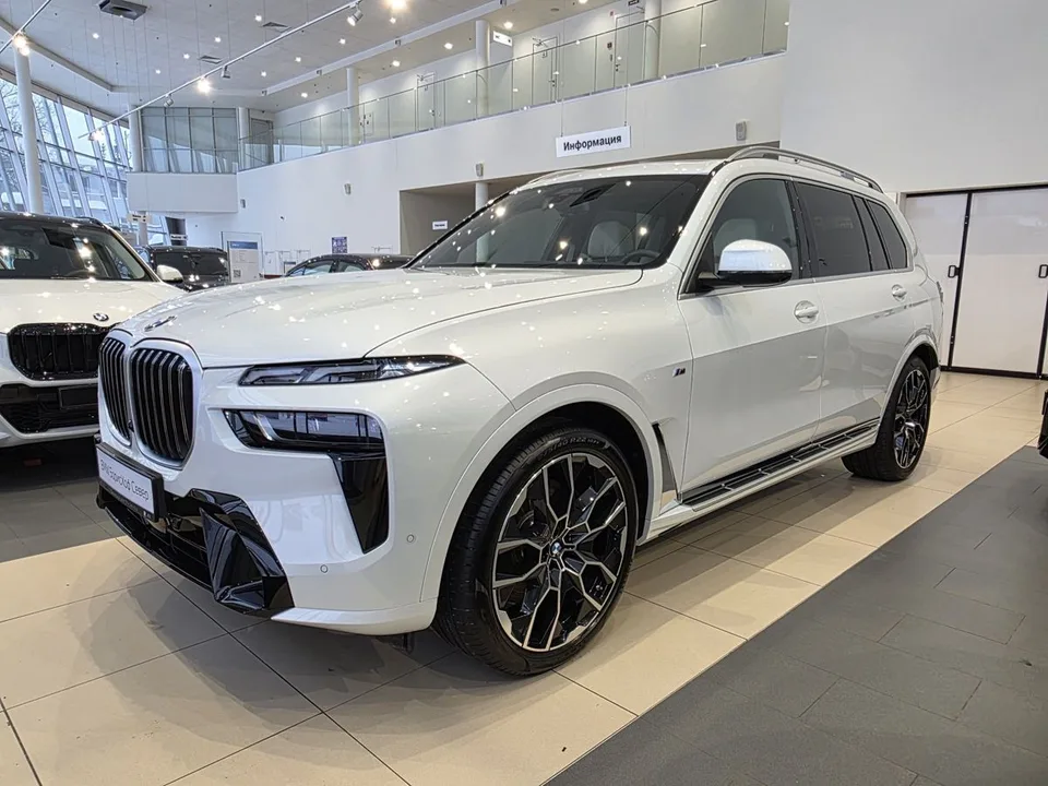 BMW X7 2024 — фото 1, купить с доставкой в Москву