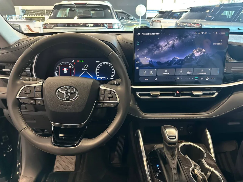 Toyota Highlander 2025 — миниатюра 4