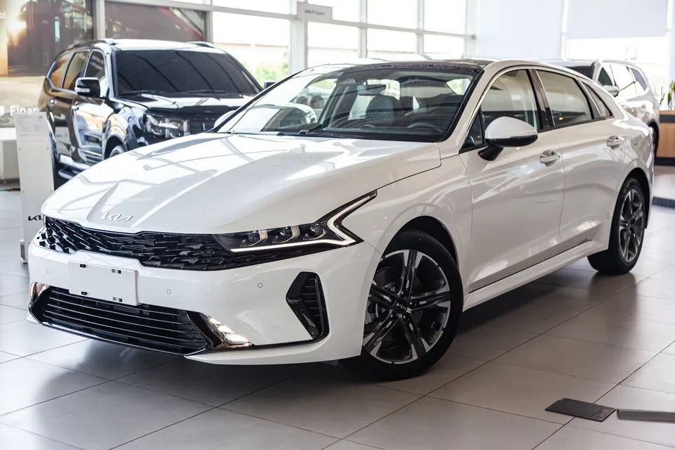 Kia K5 2024 — фото 1, купить с доставкой в Москву