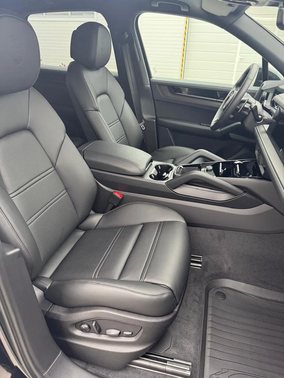 Porsche Cayenne 2025 — миниатюра 4