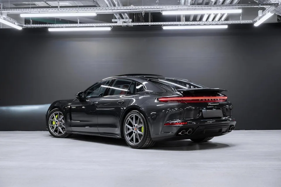 Porsche Panamera 2025 — миниатюра 2