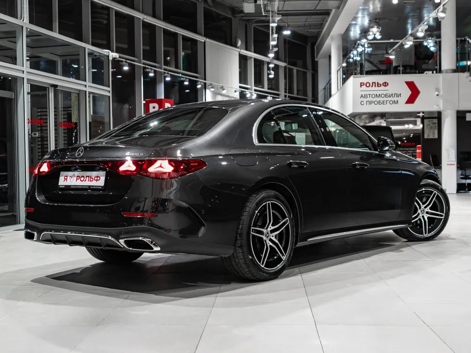 Mercedes-Benz E-Class 2025 — миниатюра 3