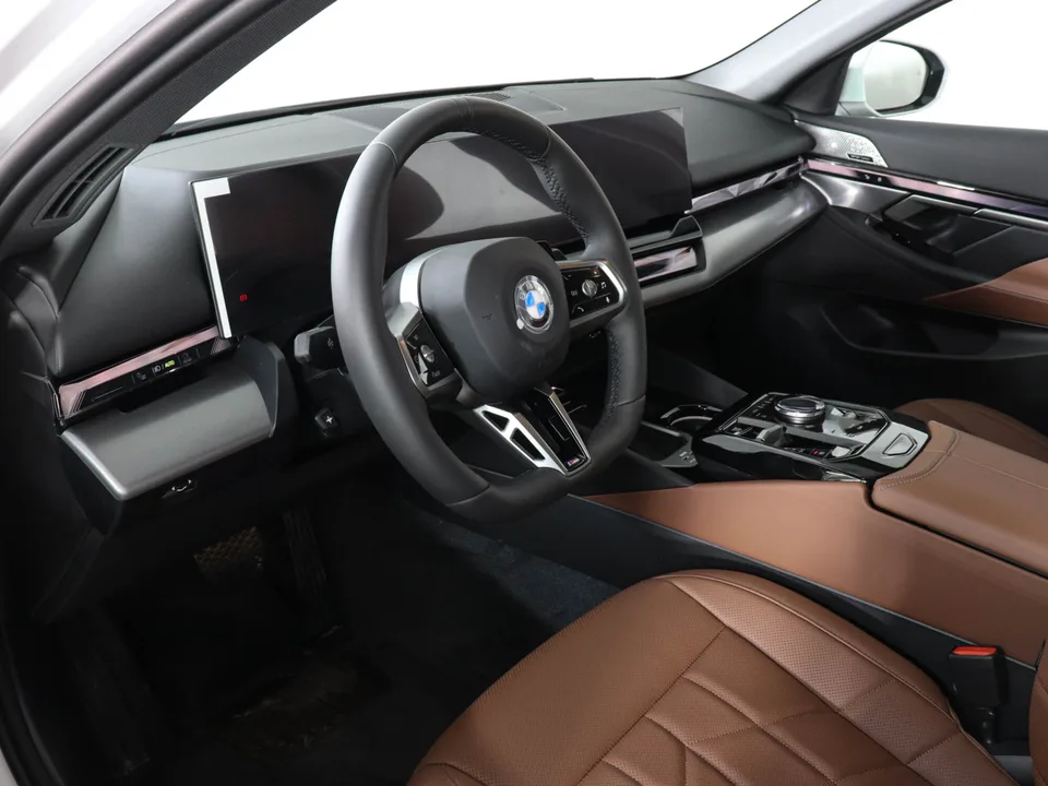 BMW 5 серия 2025 — миниатюра 4