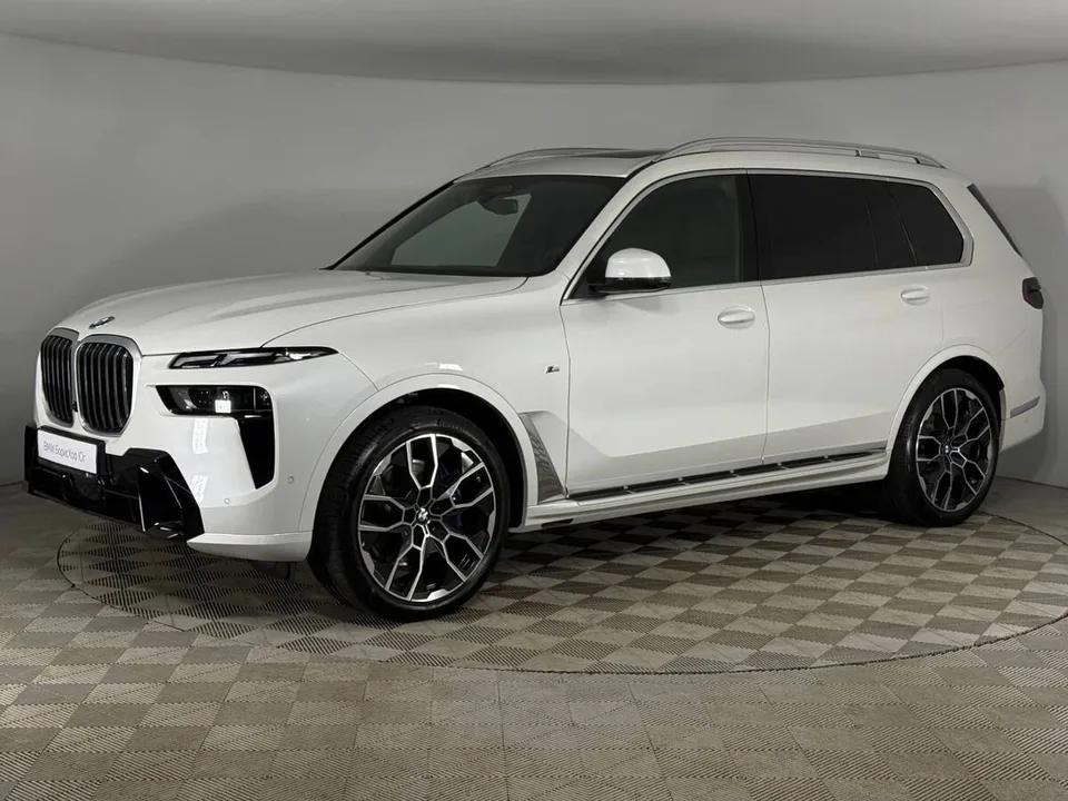 BMW X7 2025 — фото 1, купить с доставкой в Москву