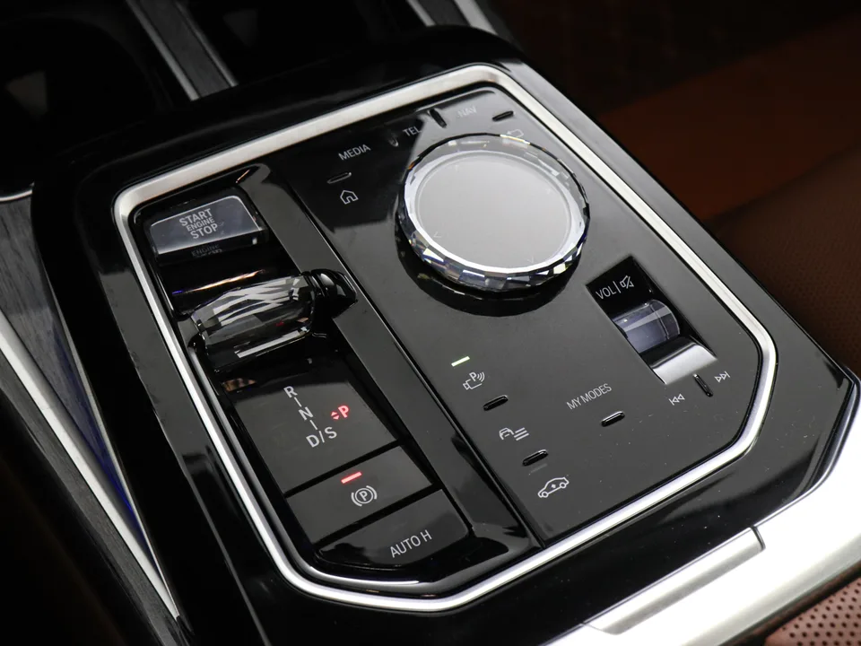 BMW 7 серия 2024 — миниатюра 4