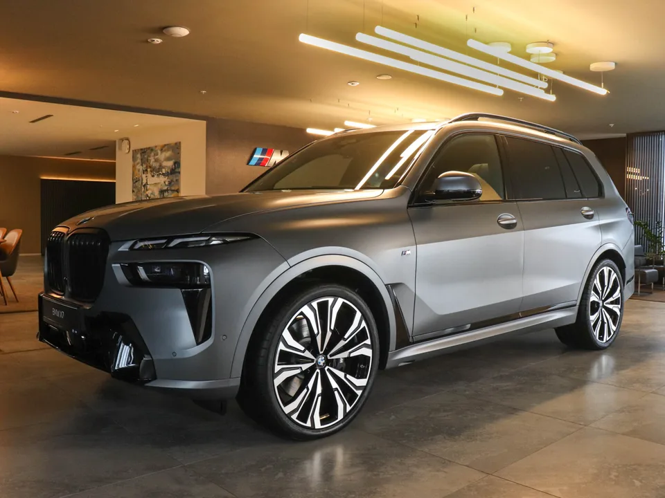 BMW X7 2025 — миниатюра 2