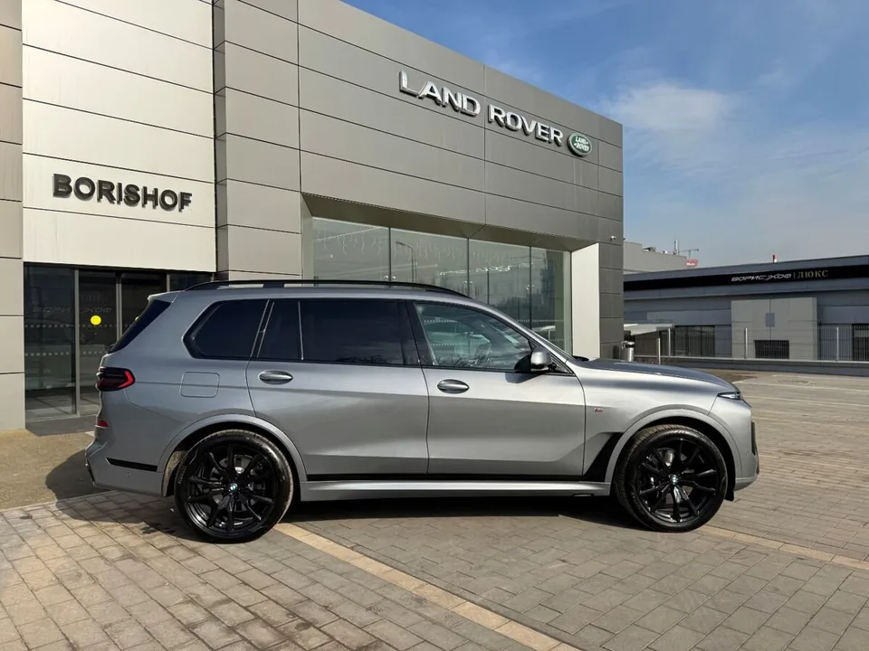 BMW X7 2025 — миниатюра 2